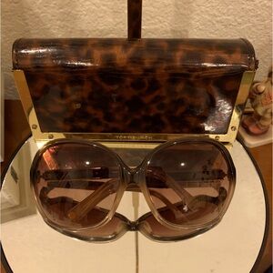 Tory Burch sunglasses with case. EUC